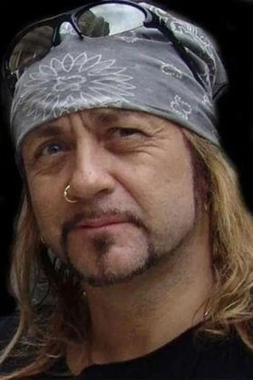 Keith Age ha trabajado con Philip Adrian Booth en 1 ocasiones