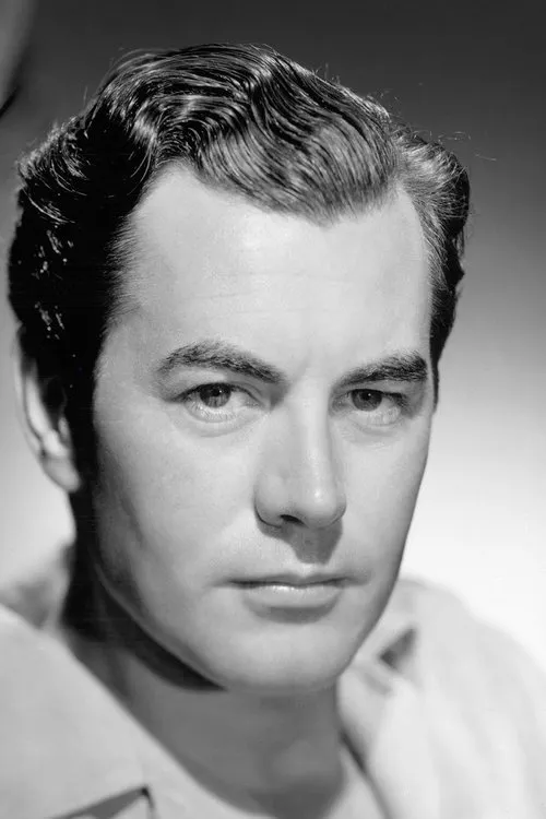 Philip Friend interpretando a Lt. Cummins