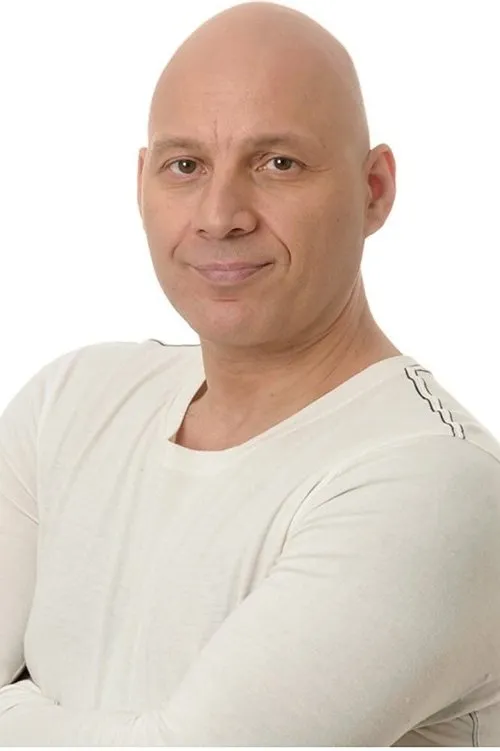 Philip Moran interpretando a Joseph Gable