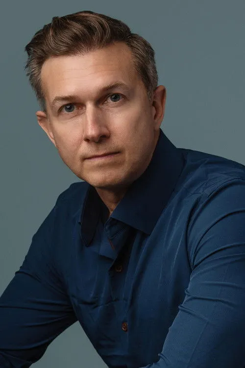 Kristin Adams ha trabajado con Philip Riccio en 1 ocasiones