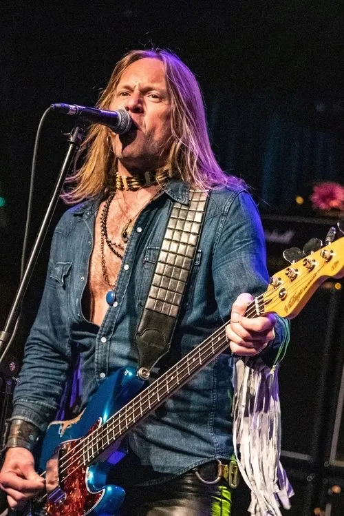 Wolf Hoffmann ha trabajado con Philip Shouse en 2 ocasiones