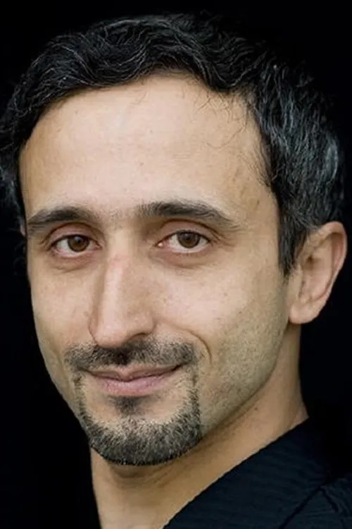 Philippe Gouin interpretando a Marcello