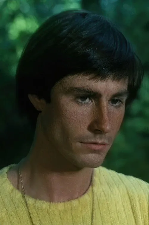 Philippe Monnet interpretando a Gaëtan Benson