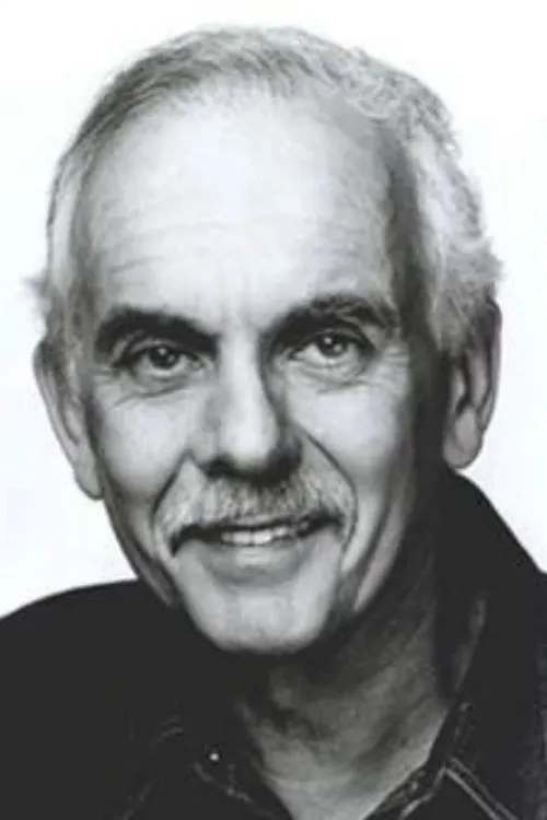 Foto de perfil del actor Phillip Hinton en el reparto