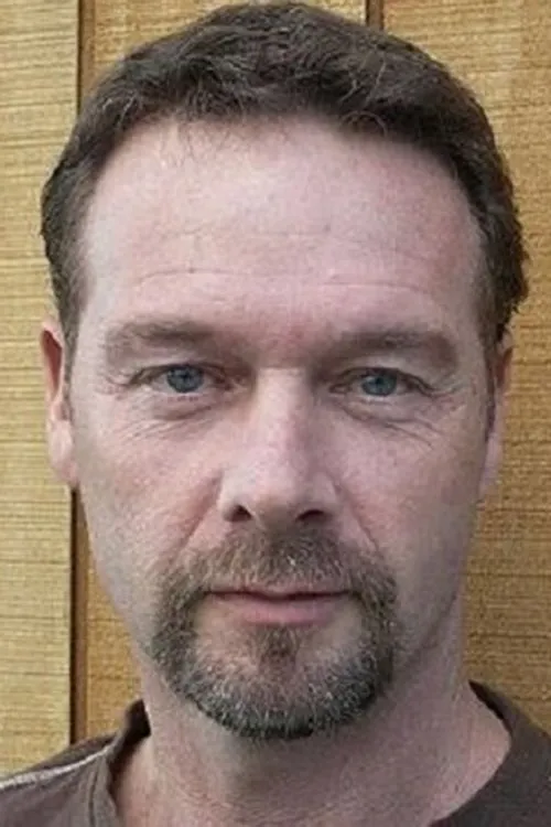 Adam Briscomb ha trabajado con Phillip Spencer-Harris en 1 ocasiones