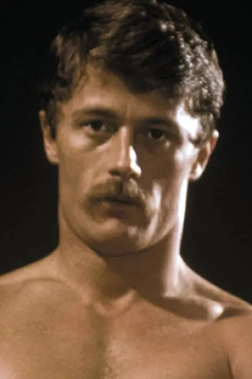 Davey ha trabajado con Phillip en 1 ocasiones