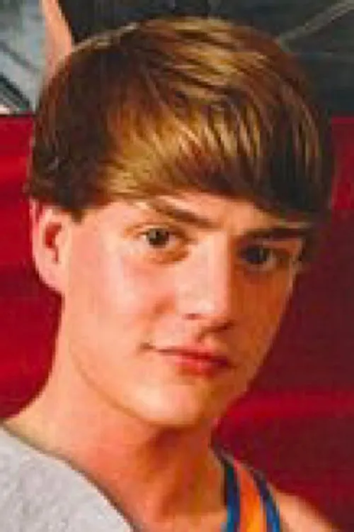 Phoenix Halliwell interpretando a