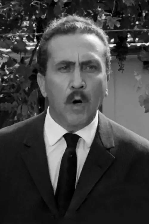 Φραγκούλης Φραγκούλης interpretando a 