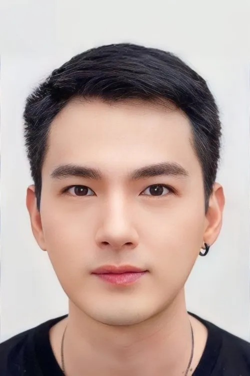 ภูริพรรธน์ เวชวงศาเตชาวัชร์ interpretando a First