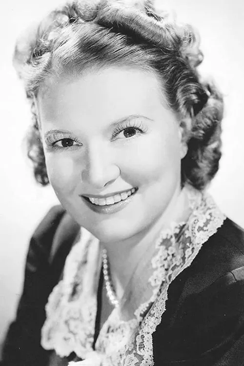 Loring Smith ha trabajado con Phyllis Povah en 2 ocasiones