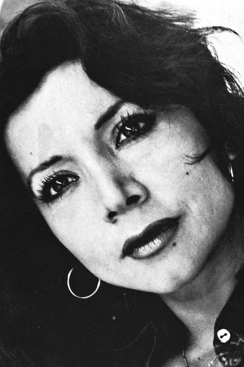 Pia Morra interpretando a Addolorata, la fantesca