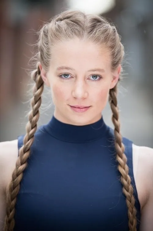 Lee Cormie ha trabajado con PiaGrace Moon en 1 ocasiones