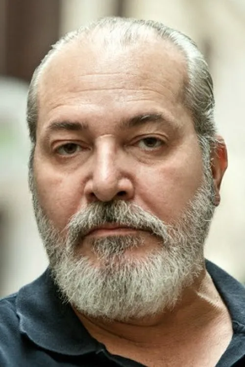 Pier Luigi Misasi interpretando a 