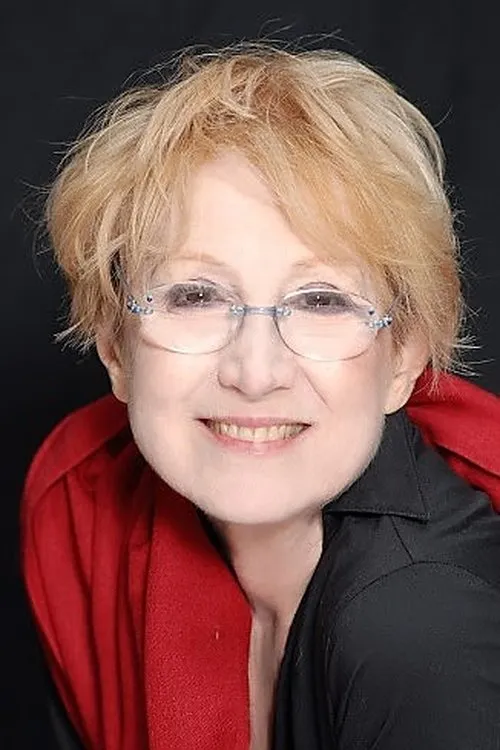 Pier Paola Bucchi interpretando a Clara - the maid