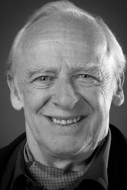 Pierre Collin interpretando a Mari feux