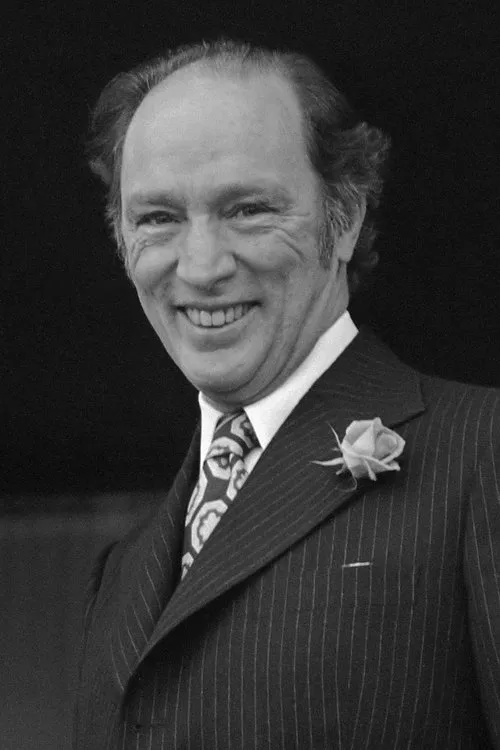 Pierre Elliott Trudeau interpretando a Self