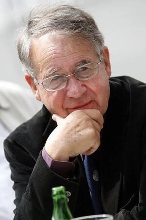 Pierre Juquin interpretando a Self