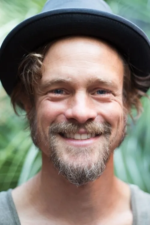 Pierre Nesta en su biografía y filmografía