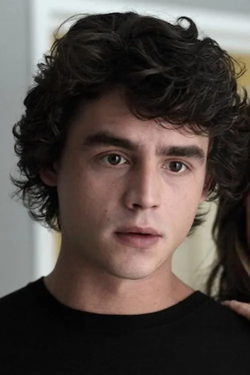 Pierre Perrier — personaje: Alex