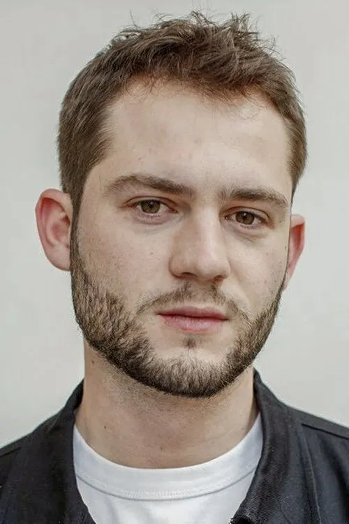 Pierre Prieur interpretando a 