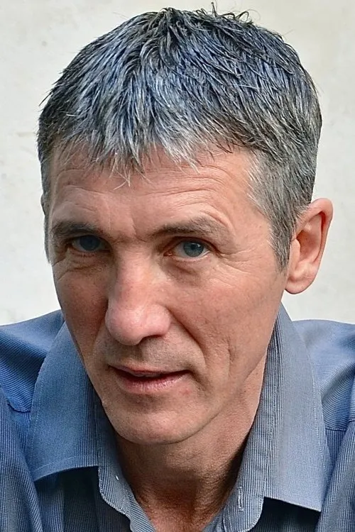 Julien Cosquéric ha trabajado con Pierre Rousselle en 1 ocasiones