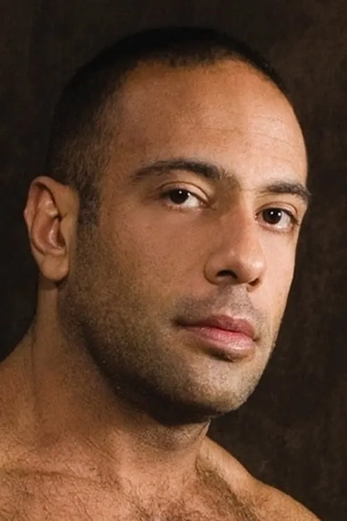 Pierre Sias interpretando a 