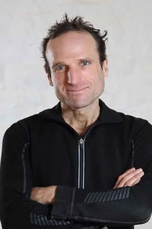 Piers Taylor — personaje: Moderator