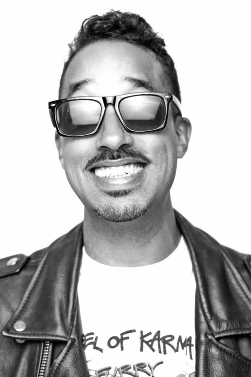 Omid Walizadeh ha trabajado con Pigeon John en 1 ocasiones