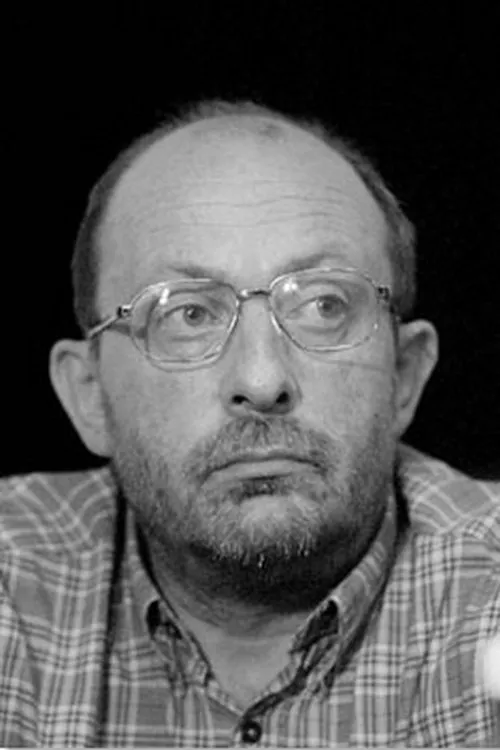 Piotr Dejmek interpretando a Investigator #2