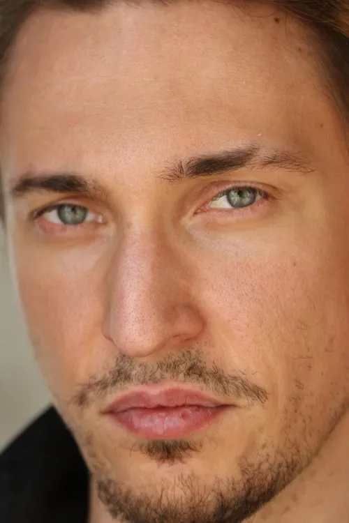 Piotr Marzecki interpretando a Royce