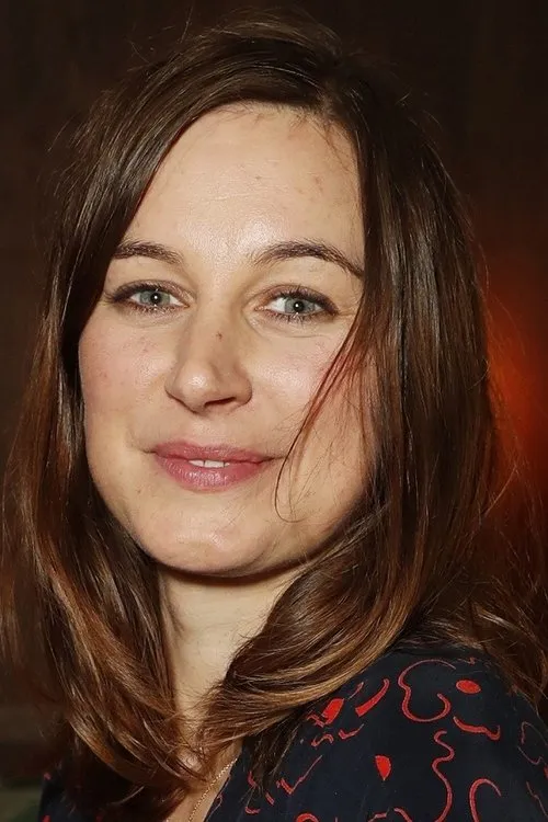 Kofi Adjorlolo ha trabajado con Pippa Nixon en 1 ocasiones