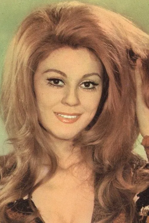 Piraye Uzun interpretando a 