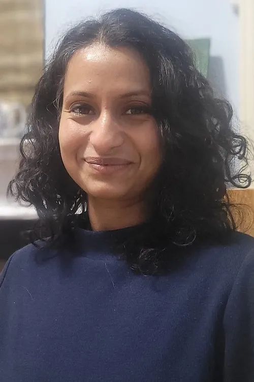 Piyumi Samaraweera interpretando a Magistrate