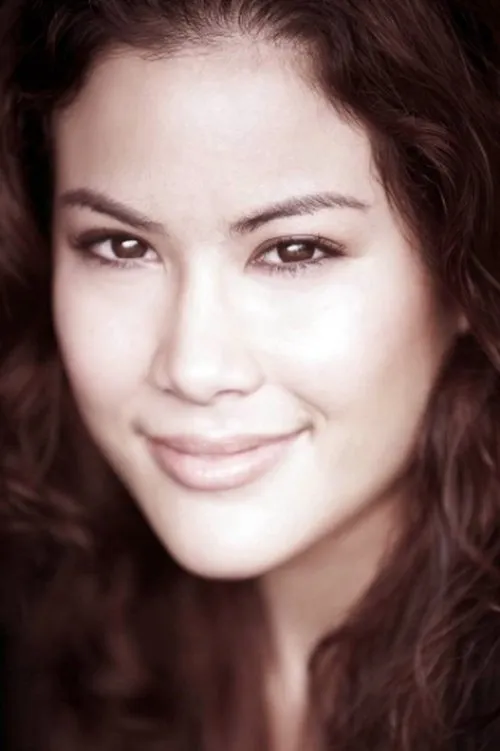 Laura Power ha trabajado con Ploy Jindachote en 1 ocasiones