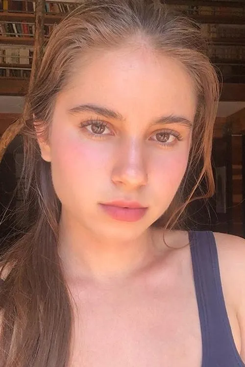 Poema Oleas Mekhitarian interpretando a Tennie