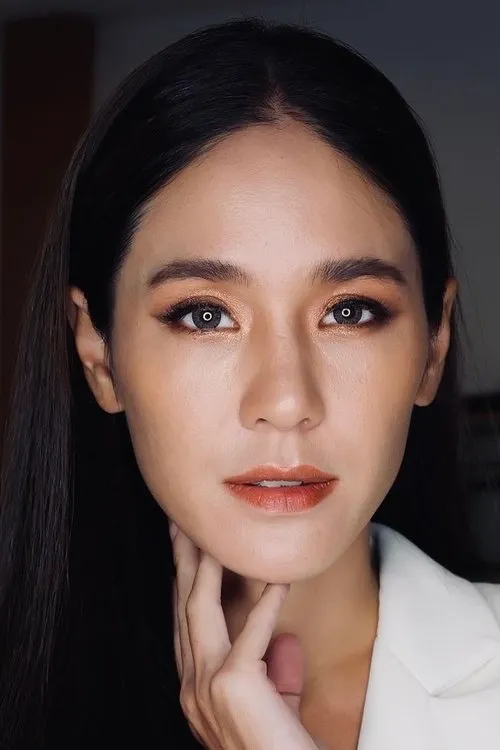 Pokchat Thiamchai interpretando a Poey-Poey