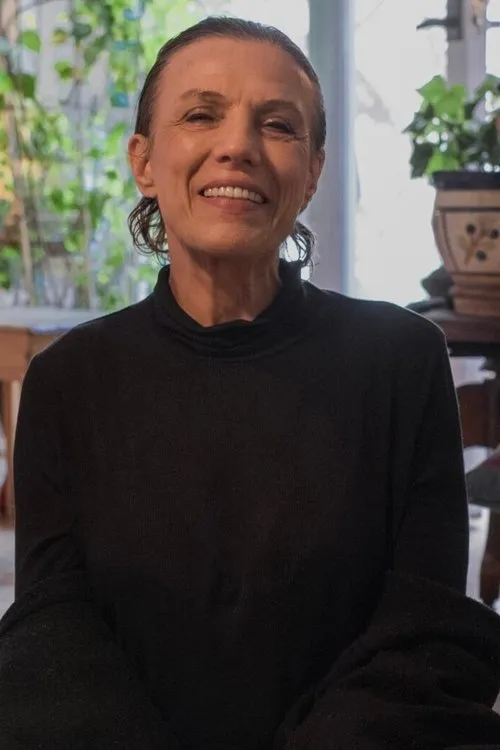 Pol Pelletier interpretando a Miss Smith