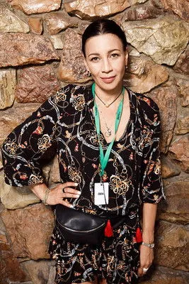 ????? ????? ha trabajado con Полина Зуева en 1 ocasiones