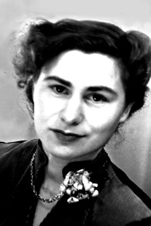 Ponkie interpretando a Kritikerin