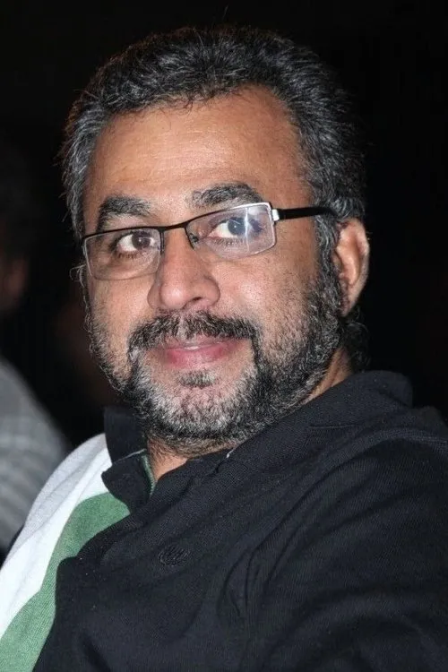 Ponvannan interpretando a 