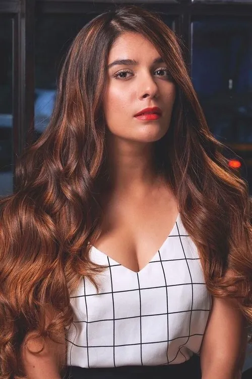 Pooja Gor — personaje: Pratigya Krishna Singh Thakur