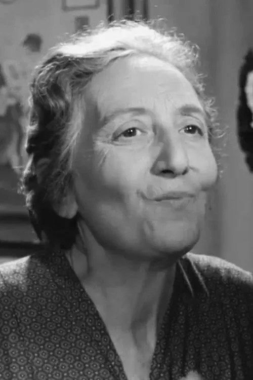 Πόπη Μέγγουλα interpretando a Polydoros' mother