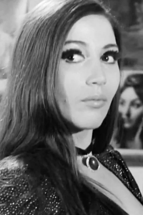 Popi Giamarelou interpretando a 