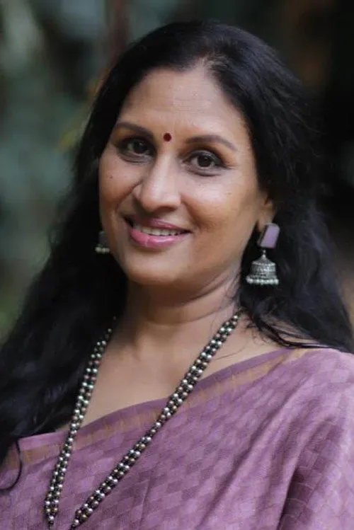 Tharani Sureshkumar ha trabajado con Porkodi Senthil en 1 ocasiones