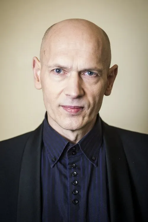 Povilas Budrys interpretando a 