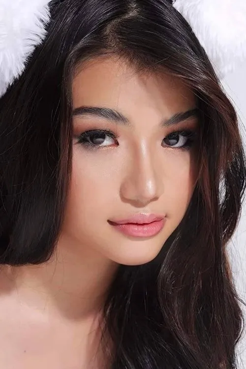 Pow Pai interpretando a Divine