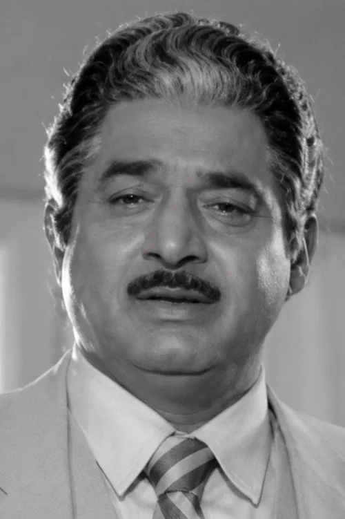 Prabhakar Reddy interpretando a Johnny's Step Father