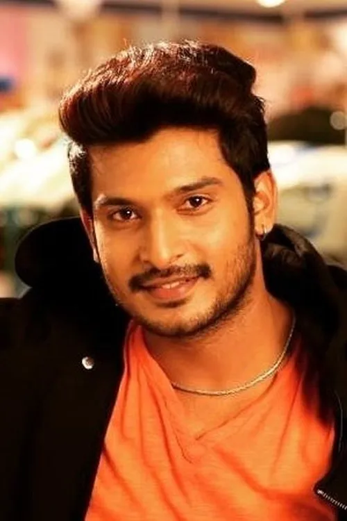 Pramod Panju interpretando a 