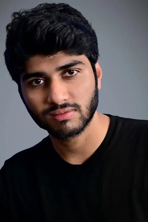 Pravin Kishore interpretando a