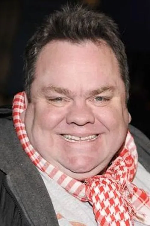 Preston Lacy interpretando a Buzz
